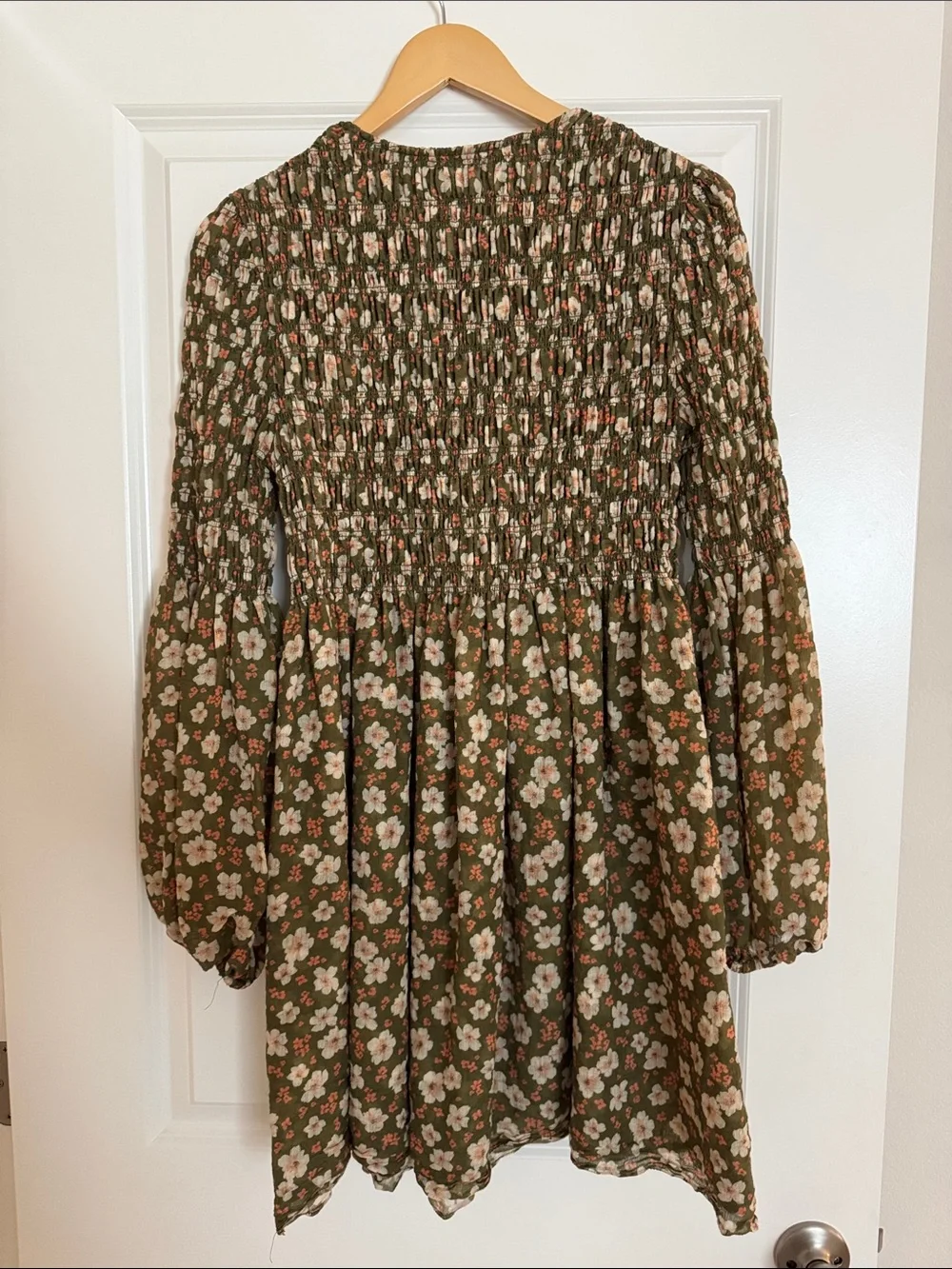 Tecovas Olive Floral Smocked Long-Sleeve Dress with Puff Sleeves - Picture 4 of 6